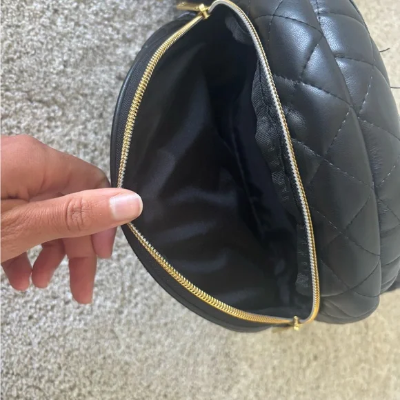 ⭐️Tushbaby⭐️ Black Vegan Leather Hip Carrier - Picture 10 of 10